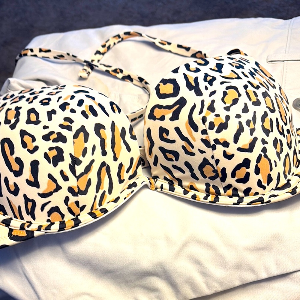 Shade & Shore Leopard Print Swim Top sz 34D